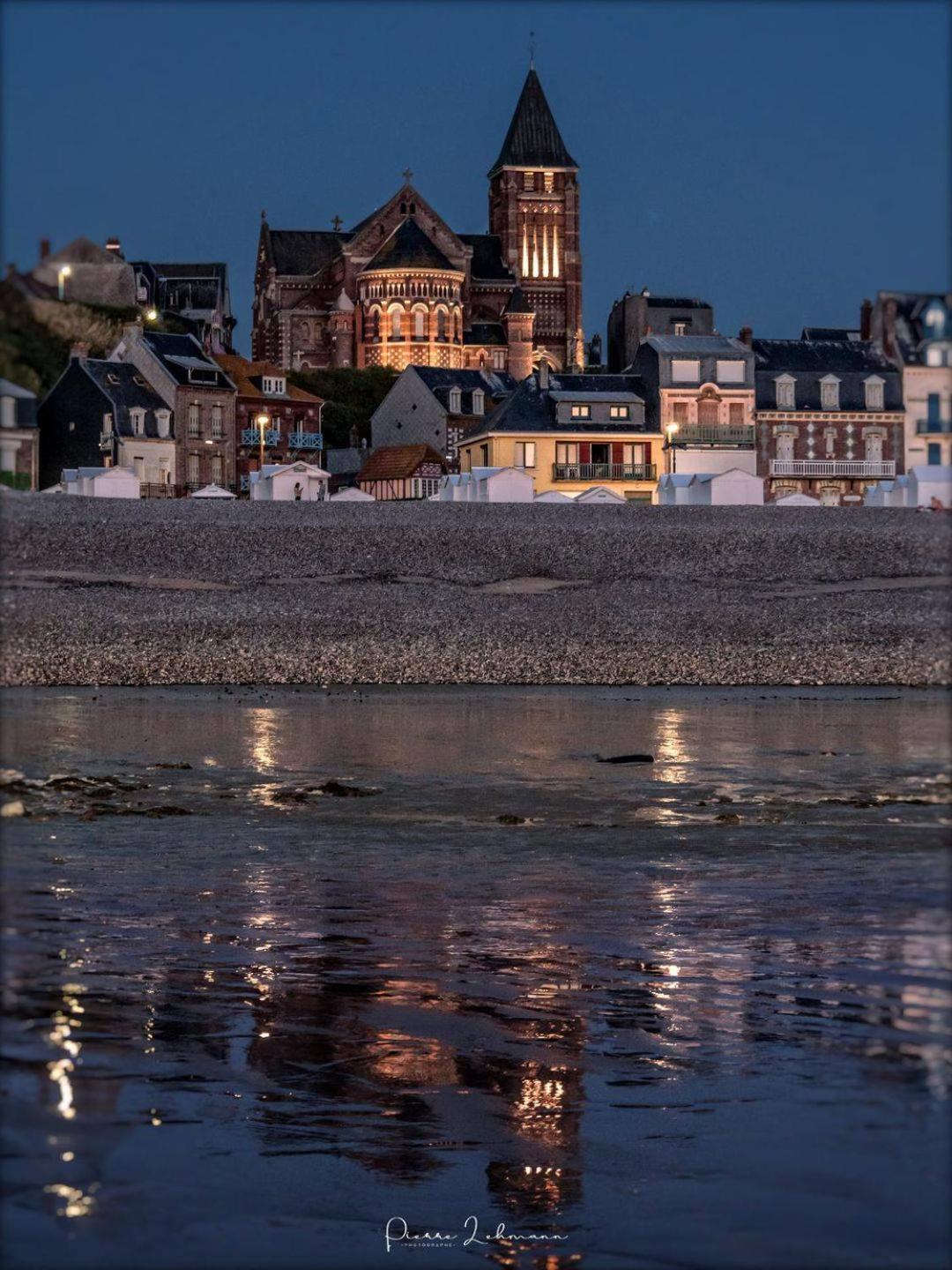 La Verriere. Les Locations Isahora C'Est Aussi Plusieurs Appart' De Standing A 2 Pas Du Chateau D'Eu, Des Falaises Du Treport, De Mers Les Bains Et Aux Portes De La Baie De Somme Eu (Seine-Maritime) Ngoại thất bức ảnh