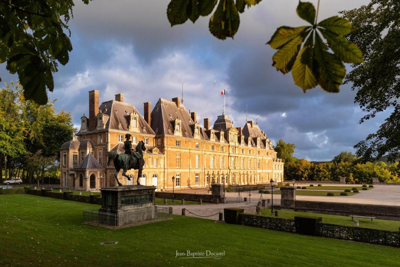 La Verriere. Les Locations Isahora C'Est Aussi Plusieurs Appart' De Standing A 2 Pas Du Chateau D'Eu, Des Falaises Du Treport, De Mers Les Bains Et Aux Portes De La Baie De Somme Eu (Seine-Maritime) Ngoại thất bức ảnh
